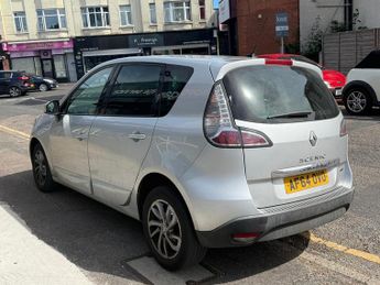 RENAULT SCENIC 1.5 dCi Dynamique TomTom 5dr EDC