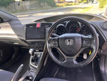 HONDA CIVIC 1.8 i-VTEC ES 5dr