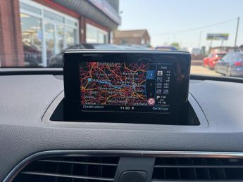 AUDI Q3 1.4T FSI S Line Navigation 5dr S Tronic ++ DAB / BLUETOOTH / ULE