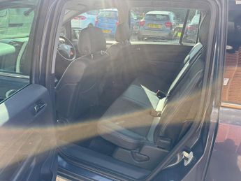 VAUXHALL ZAFIRA 1.8i Design 5dr ++ 11 SERVICES / 7 SEATS / HALF LEATHER ++