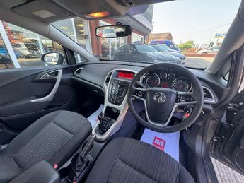 VAUXHALL ASTRA 1.6i 16V Excite 5dr ++ ULEZ / DRIVE AWAY TODAY ++