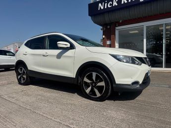 Nissan Qashqai 1.5 dCi N-Connecta 5dr ++ PANROOF / NAV / 20 TAX / ULEZ ++