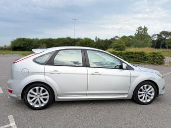 FORD FOCUS 1.6 Zetec S 5dr