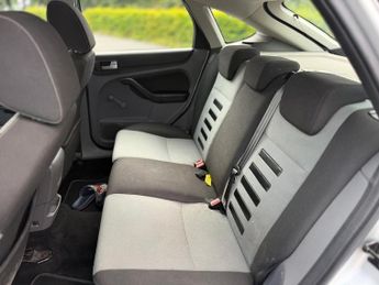 FORD FOCUS 1.6 Zetec S 5dr