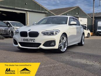 BMW 118I M SPORTS AUTO FRESH  Apple car play/Andoried Auto