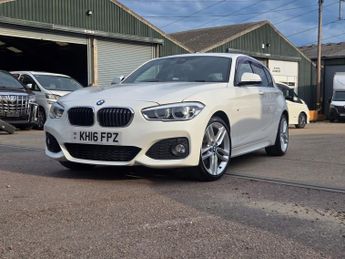 BMW 118I M SPORTS AUTO FRESH  Apple car play/Andoried Auto