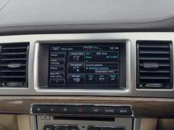 JAGUAR XF 22d 200] Premium Luxury 4dr Auto