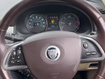 JAGUAR XF 22d 200] Premium Luxury 4dr Auto