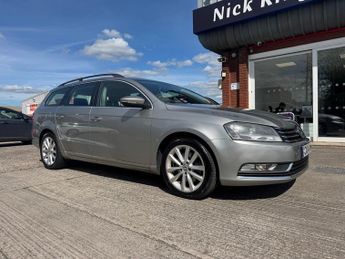 Volkswagen Passat 2.0 TDI BMT Executive 5dr DSG ++ NAV / LEATHER / 12 SERVICES ++