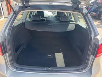 VOLKSWAGEN PASSAT 2.0 TDI BMT Executive 5dr DSG ++ NAV / LEATHER / 12 SERVICES ++