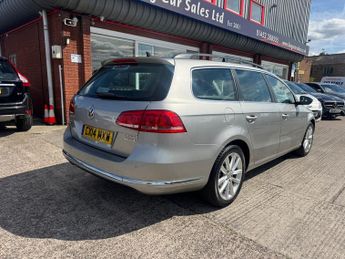 VOLKSWAGEN PASSAT 2.0 TDI BMT Executive 5dr DSG ++ NAV / LEATHER / 12 SERVICES ++