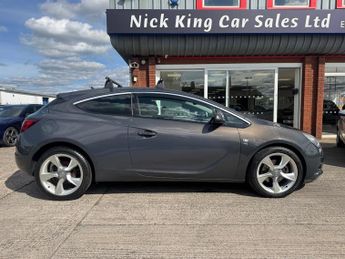 VAUXHALL ASTRA GTC 2.0 CDTi 16V SRi 3dr ++ NAV / LEATHER / 19 INCH / H SEATS ++