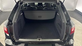 AUDI A4 AVANT 2.0 TFSI 35 Black Edition Estate 5dr Petrol S Tronic Euro 6 (s/s