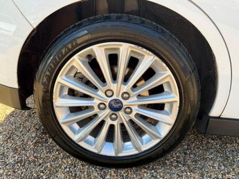 FORD GRAND C-MAX 1.5 TDCi Titanium 5dr Powershift