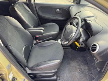 NISSAN NOTE 1.6 Tekna 5dr Auto