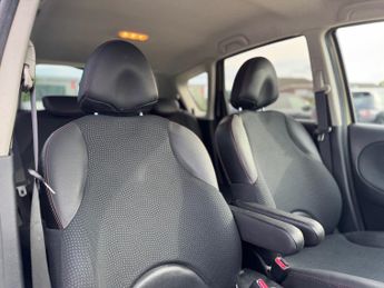 NISSAN NOTE 1.6 Tekna 5dr Auto