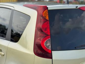 NISSAN NOTE 1.6 Tekna 5dr Auto
