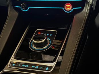 JAGUAR F-PACE 2.0d R-Sport 5dr Auto AWD