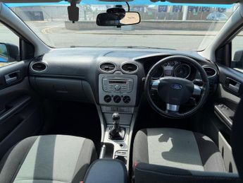 FORD FOCUS 1.6 Zetec 5dr