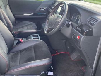 TOYOTA VELLFIRE 3.5 V6 GAZOO RACING G'S Performance MPV