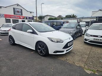 Ford Focus 2.0 T EcoBoost ST-2