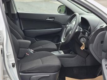 HYUNDAI I30 1.6 CRDi Comfort 5dr Auto