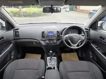 HYUNDAI I30 1.6 CRDi Comfort Hatchback 5dr Diesel Auto Euro 4 (115 ps)