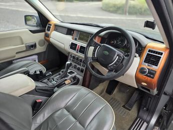 LAND ROVER RANGE ROVER 4.4 V8 Vogue Station Wagon 5dr Petrol Automatic (389 g/km 282 bh