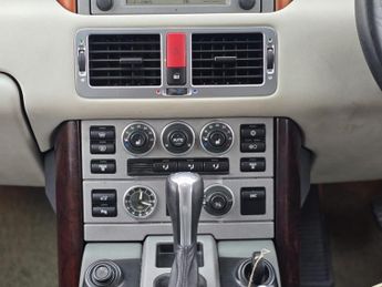 LAND ROVER RANGE ROVER 4.4 V8 VOGUE 4dr Auto