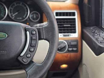 LAND ROVER RANGE ROVER 4.4 V8 VOGUE 4dr Auto