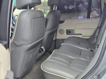 LAND ROVER RANGE ROVER 4.4 V8 VOGUE 4dr Auto