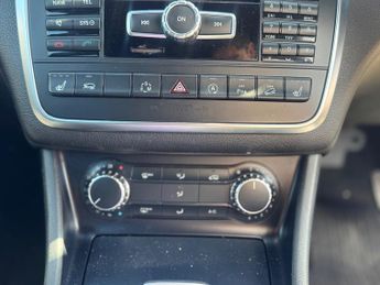 MERCEDES-BENZ GLA GLA 220 CDI 4Matic Sport 5dr Auto [Premium]