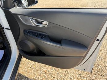 HYUNDAI KONA 150kW Premium SE 64kWh 5dr Auto