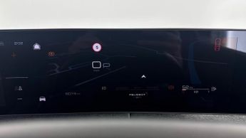 PEUGEOT 3008 1.2 Hybrid 136 Allure 5dr e-DSC6