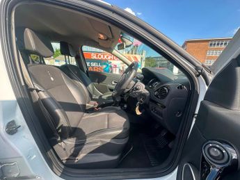 RENAULT CLIO 1.2 TCE Dynamique TomTom 5dr