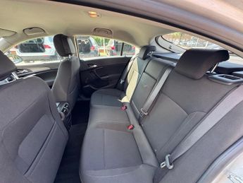 VAUXHALL INSIGNIA 2.0 CDTi Exclusiv 5dr ++ CAMBELT / 12 MONTHS MOT / BLUETOOTH ++
