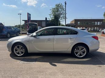 VAUXHALL INSIGNIA 2.0 CDTi Exclusiv 5dr ++ CAMBELT / 12 MONTHS MOT / BLUETOOTH ++