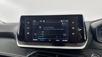 PEUGEOT E-2008 50kWh Active Premium SUV 5dr Electric Auto (136 ps)