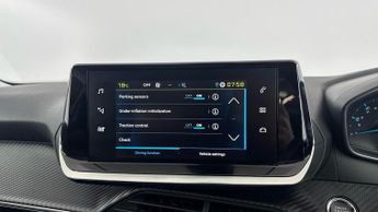 PEUGEOT E-2008 50kWh Active Premium SUV 5dr Electric Auto (136 ps)