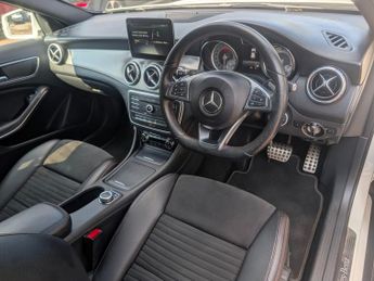MERCEDES-BENZ GLA GLA 200d AMG Line 5dr Auto