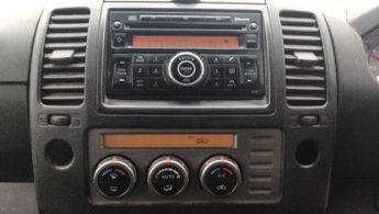 NISSAN NAVARA 2.5 DCI 169 4WD OUTLAW CrewCab Pick-Up