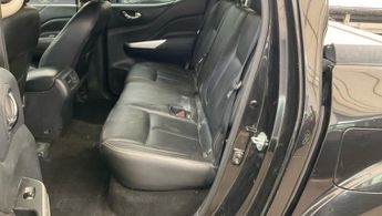 NISSAN NAVARA Double Cab Pick Up Tekna 2.3dCi 190 4WD Auto