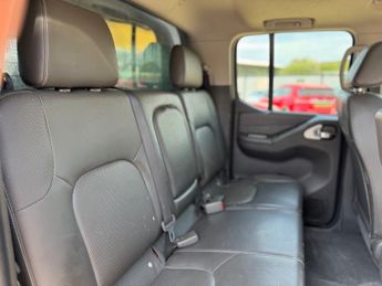 NISSAN NAVARA Double Cab Pick Up Outlaw 3.0dCi V6 231 4WD Auto