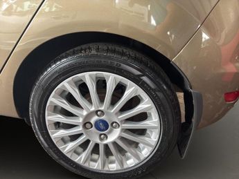 FORD FIESTA 1.6 Titanium 5dr Powershift