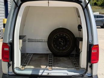 VOLKSWAGEN CADDY MAXI 2.0 TDI 102PS Kombi Van