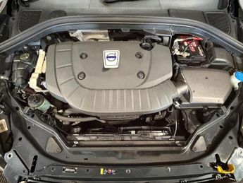 VOLVO XC60 D5 [215] R DESIGN Lux Nav 5dr AWD Geartronic