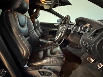 VOLVO XC60 D5 [215] R DESIGN Lux Nav 5dr AWD Geartronic