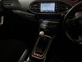 PEUGEOT 308 1.6 BlueHDi 120 GT Line 5dr