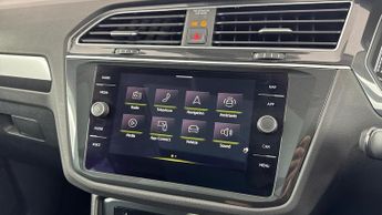 VOLKSWAGEN TIGUAN 2.0 TDI Elegance SUV 5dr Diesel DSG 4Motion Euro 6 (s/s) (150 ps