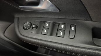 VAUXHALL MOKKA ELECTRIC 50kWh Ultimate SUV 5dr Electric Auto (136 ps)